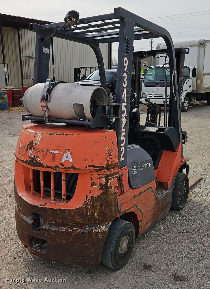 image for item EI8894 2005 Toyota 7FGCU20 forklift