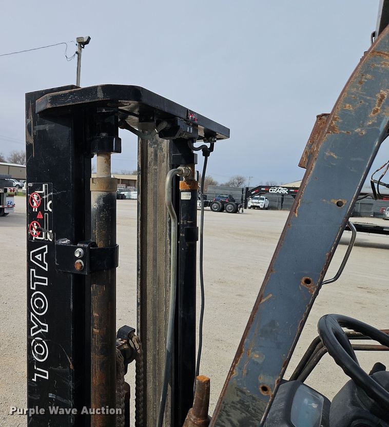 image for item EI8894 2005 Toyota 7FGCU20 forklift
