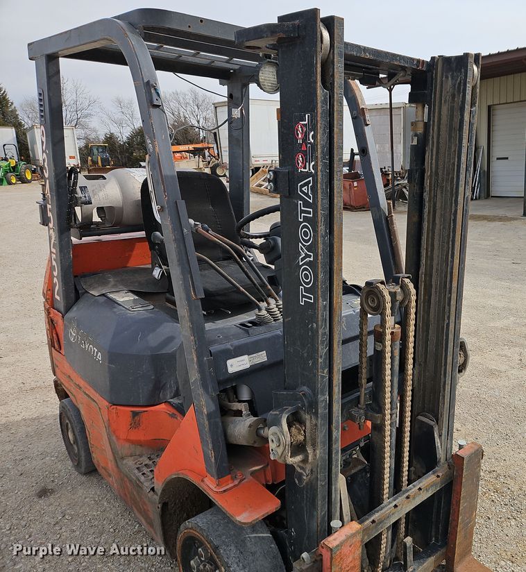 image for item EI8894 2005 Toyota 7FGCU20 forklift