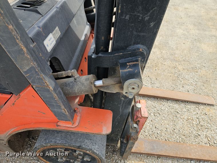 image for item EI8894 2005 Toyota 7FGCU20 forklift