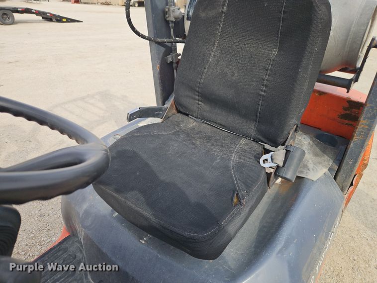 image for item EI8894 2005 Toyota 7FGCU20 forklift