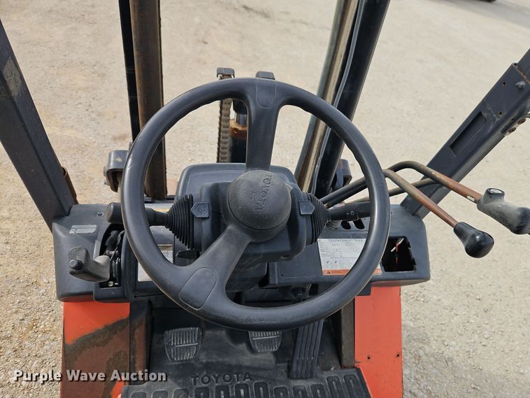 image for item EI8894 2005 Toyota 7FGCU20 forklift