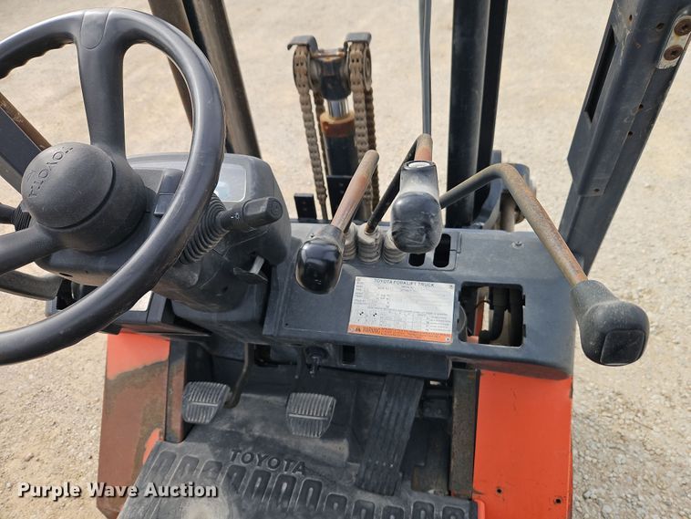 image for item EI8894 2005 Toyota 7FGCU20 forklift