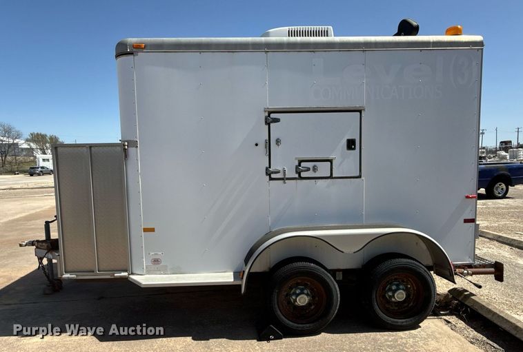image for item EJ3517 2001 Sundowner enclosed cargo trailer