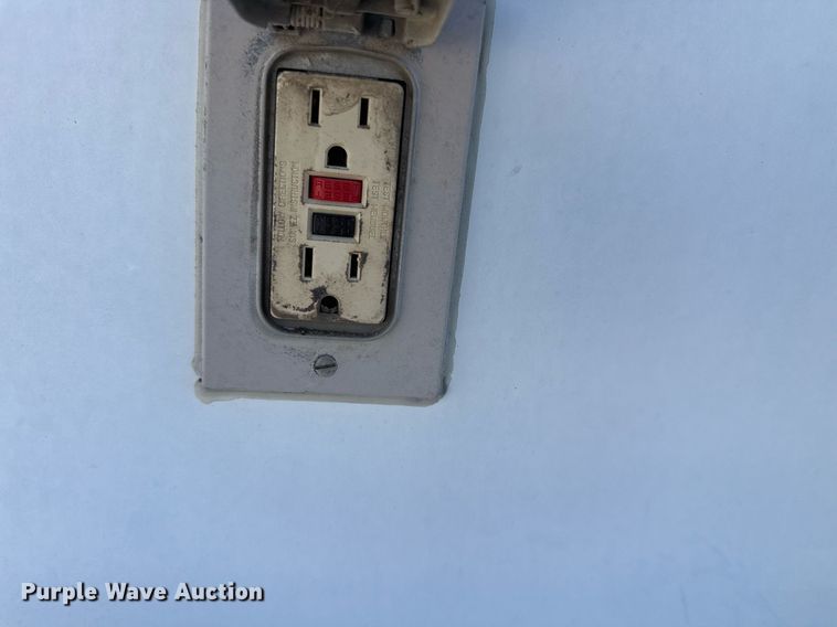 image for item EJ3517 2001 Sundowner enclosed cargo trailer