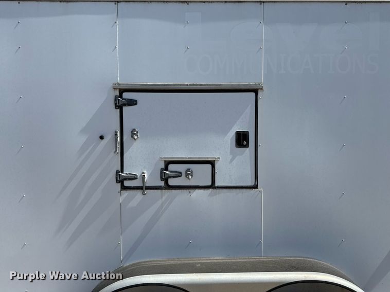 image for item EJ3517 2001 Sundowner enclosed cargo trailer