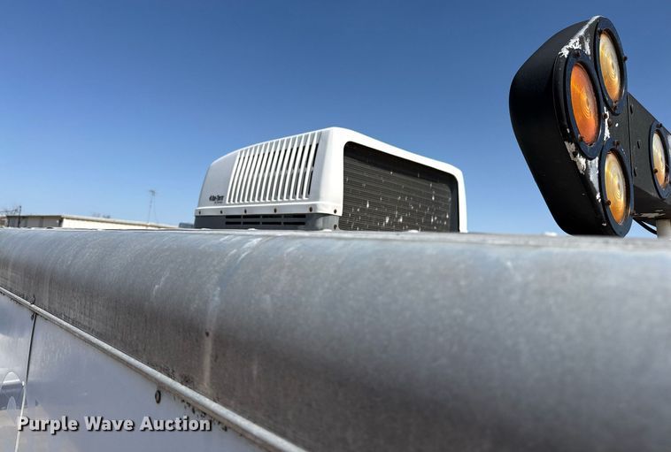 image for item EJ3517 2001 Sundowner enclosed cargo trailer