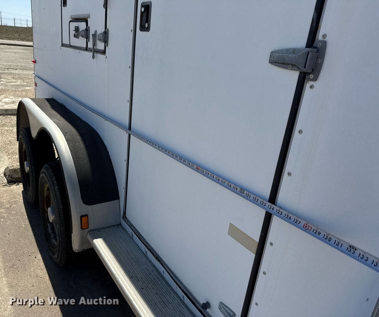 image for item EJ3517 2001 Sundowner enclosed cargo trailer