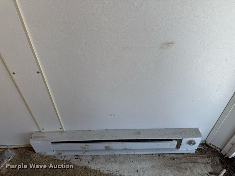 image for item EJ3517 2001 Sundowner enclosed cargo trailer