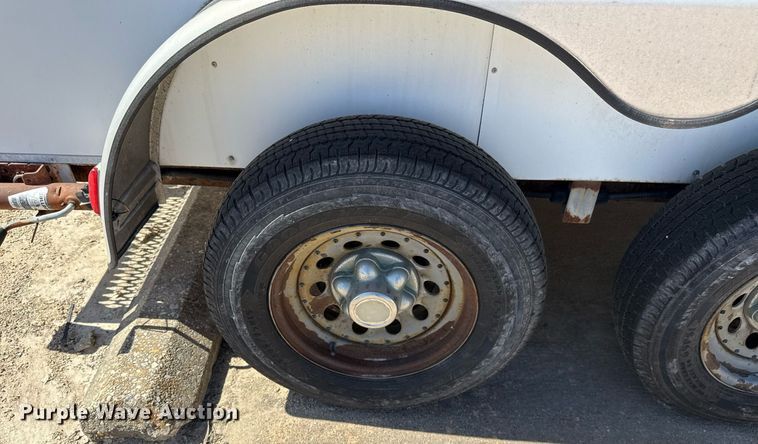 image for item EJ3517 2001 Sundowner enclosed cargo trailer