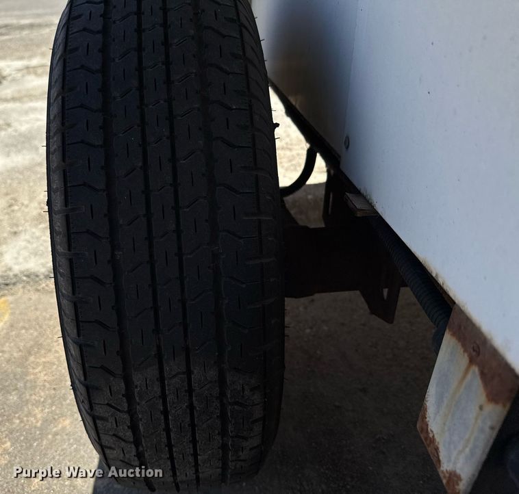 image for item EJ3517 2001 Sundowner enclosed cargo trailer