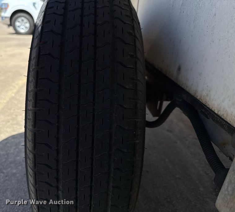 image for item EJ3517 2001 Sundowner enclosed cargo trailer