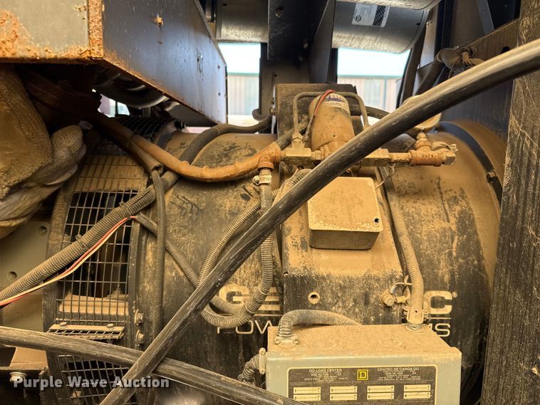 image for item EJ3519 2003 Generac MD0600 generator