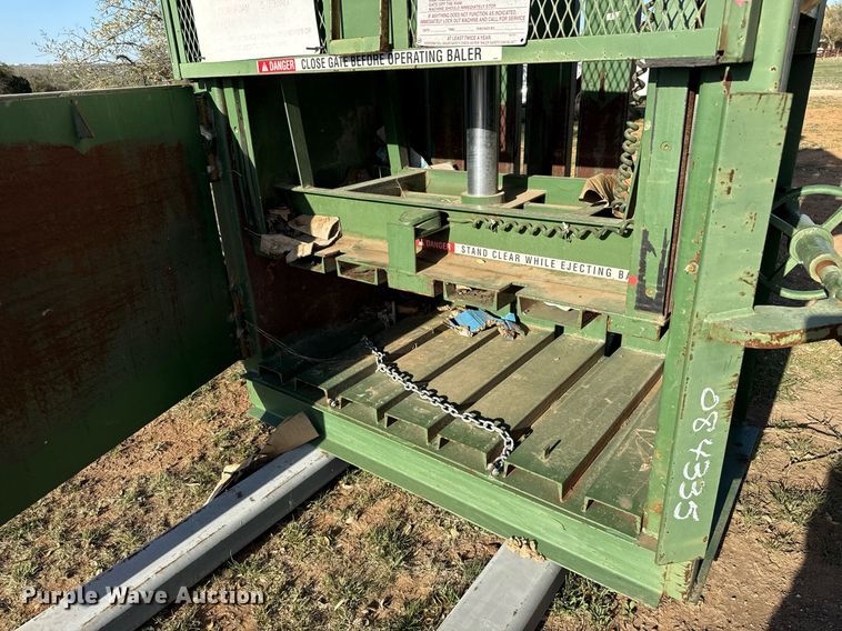 image for item EJ3553 2009 PTR 180040 cardboard baler