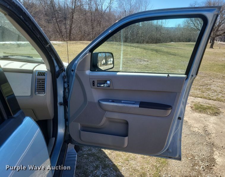 image for item EJ8175 2008 Mercury Mariner SUV