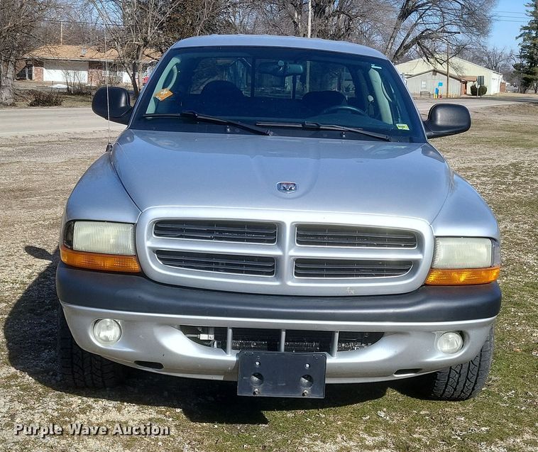 image for item EJ8176 2002 Dodge Dakota Sport Quad Cab pickup truck