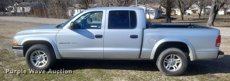 image for item EJ8176 2002 Dodge Dakota Sport Quad Cab pickup truck