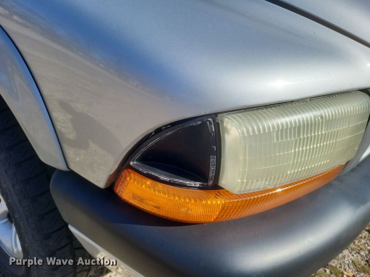 image for item EJ8176 2002 Dodge Dakota Sport Quad Cab pickup truck