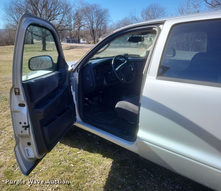 image for item EJ8176 2002 Dodge Dakota Sport Quad Cab pickup truck