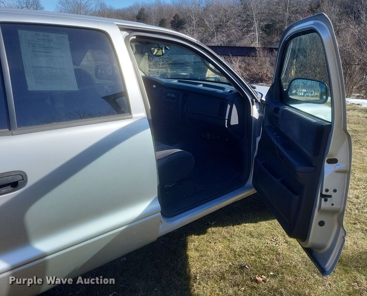 image for item EJ8176 2002 Dodge Dakota Sport Quad Cab pickup truck