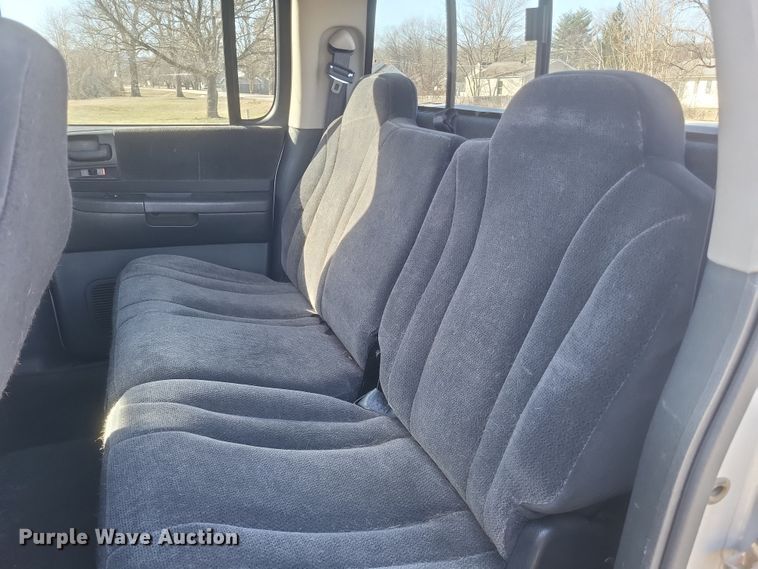 image for item EJ8176 2002 Dodge Dakota Sport Quad Cab pickup truck