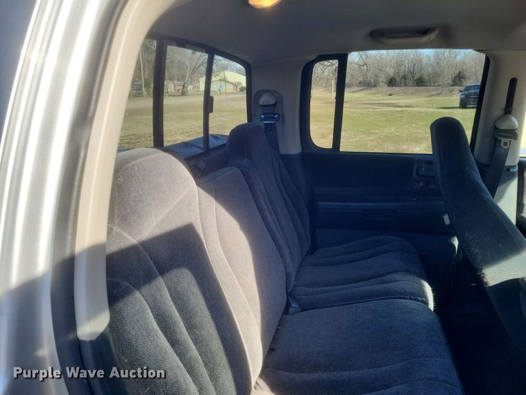 image for item EJ8176 2002 Dodge Dakota Sport Quad Cab pickup truck