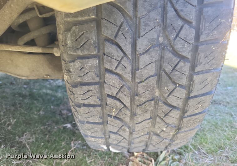 image for item EJ8176 2002 Dodge Dakota Sport Quad Cab pickup truck