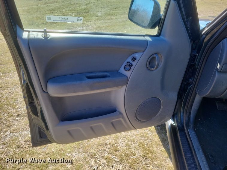 image for item EJ8177 2005 Jeep Libery Renegade SUV