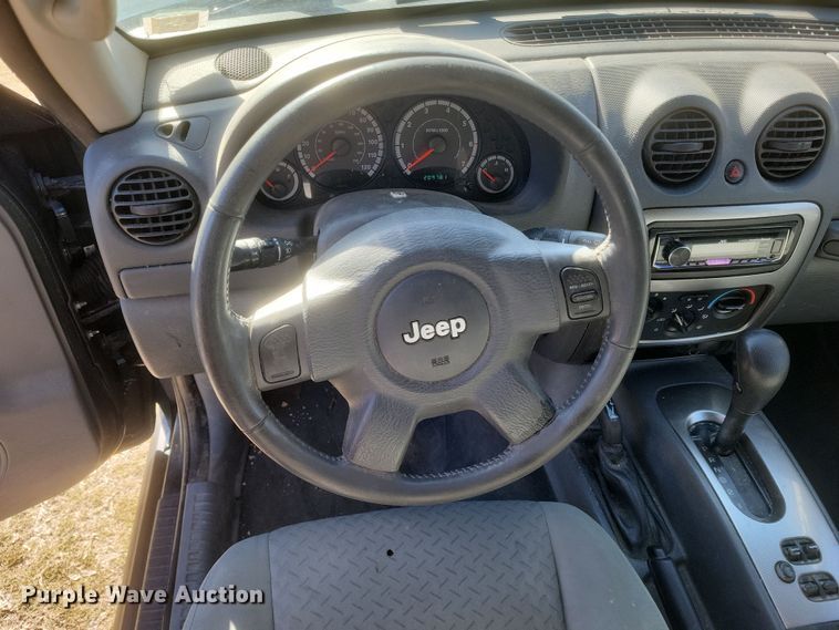 image for item EJ8177 2005 Jeep Libery Renegade SUV