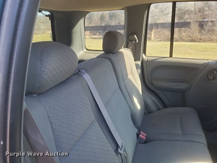 image for item EJ8177 2005 Jeep Libery Renegade SUV