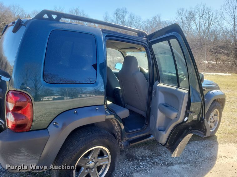 image for item EJ8177 2005 Jeep Libery Renegade SUV