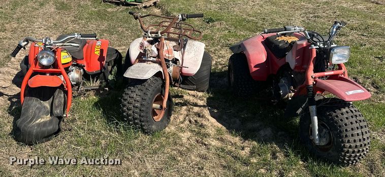 image for item EJ8352 (3) Honda three-wheeled ATVs