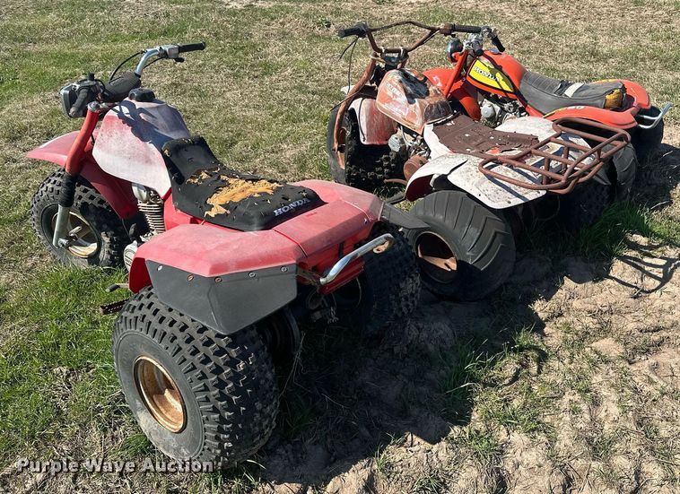 image for item EJ8352 (3) Honda three-wheeled ATVs