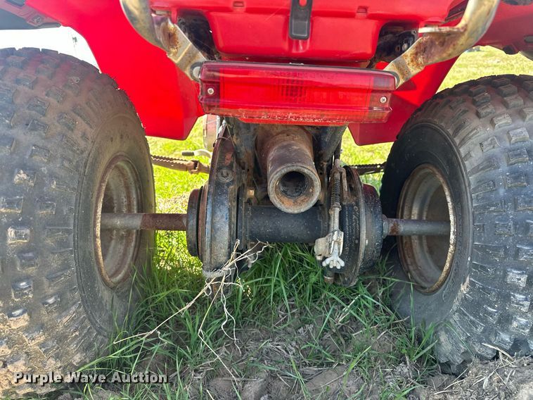 image for item EJ8352 (3) Honda three-wheeled ATVs