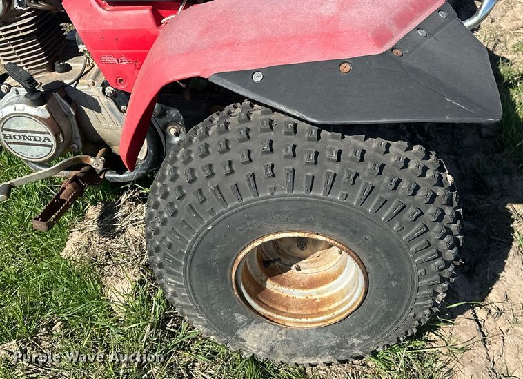 image for item EJ8352 (3) Honda three-wheeled ATVs