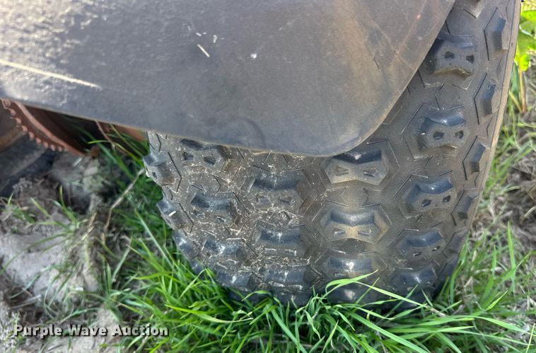 image for item EJ8352 (3) Honda three-wheeled ATVs