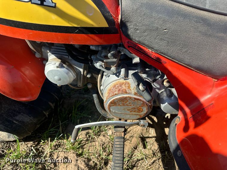 image for item EJ8352 (3) Honda three-wheeled ATVs