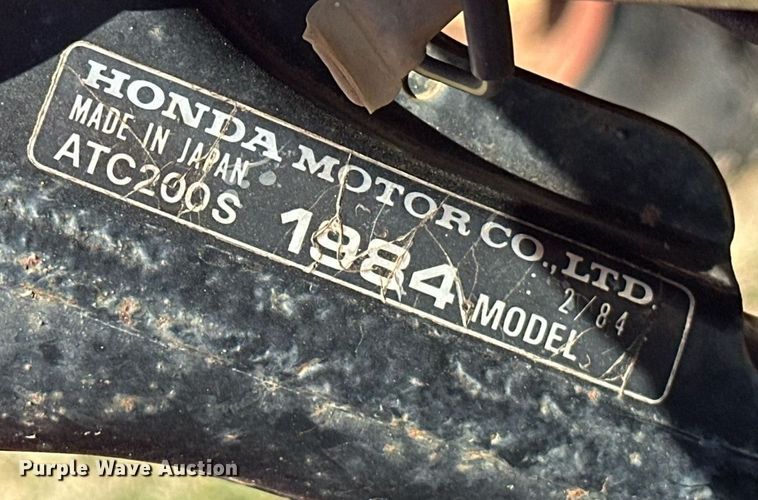 image for item EJ8352 (3) Honda three-wheeled ATVs