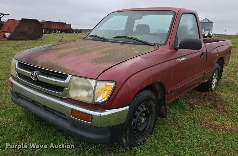 image for item EJ8388 1997 Toyota Tacoma pickup truck