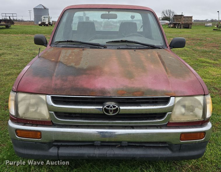 image for item EJ8388 1997 Toyota Tacoma pickup truck