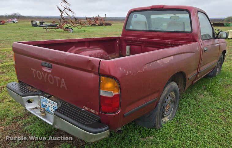 image for item EJ8388 1997 Toyota Tacoma pickup truck