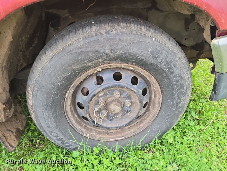 image for item EJ8388 1997 Toyota Tacoma pickup truck