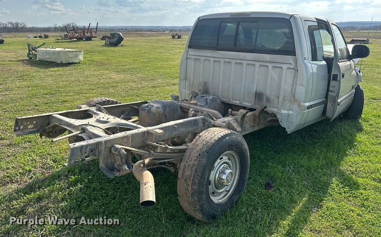 image for item EJ8395 1999 Dodge Ram 2500 pickup truck cab and chassis