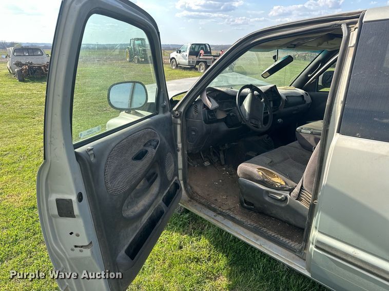 image for item EJ8395 1999 Dodge Ram 2500 pickup truck cab and chassis