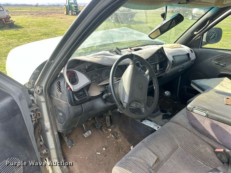 image for item EJ8395 1999 Dodge Ram 2500 pickup truck cab and chassis