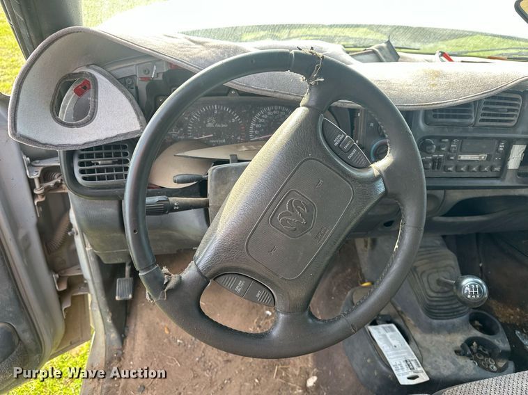 image for item EJ8395 1999 Dodge Ram 2500 pickup truck cab and chassis