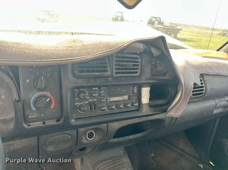 image for item EJ8395 1999 Dodge Ram 2500 pickup truck cab and chassis