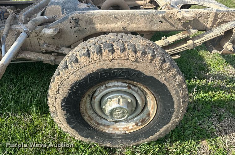 image for item EJ8395 1999 Dodge Ram 2500 pickup truck cab and chassis