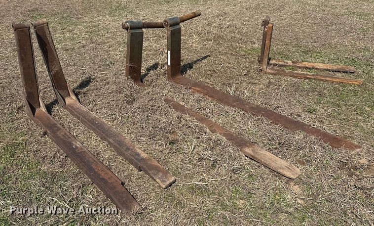 image for item EJ8449 (3) sets of forks