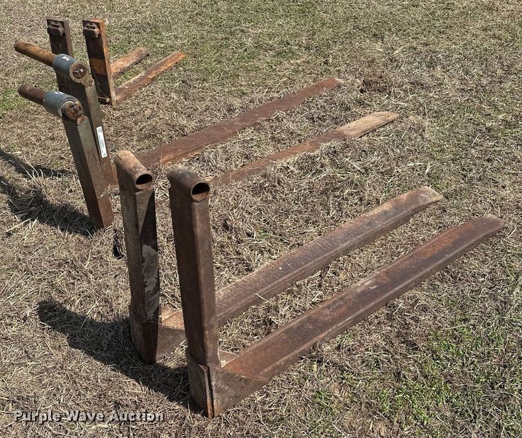 image for item EJ8449 (3) sets of forks